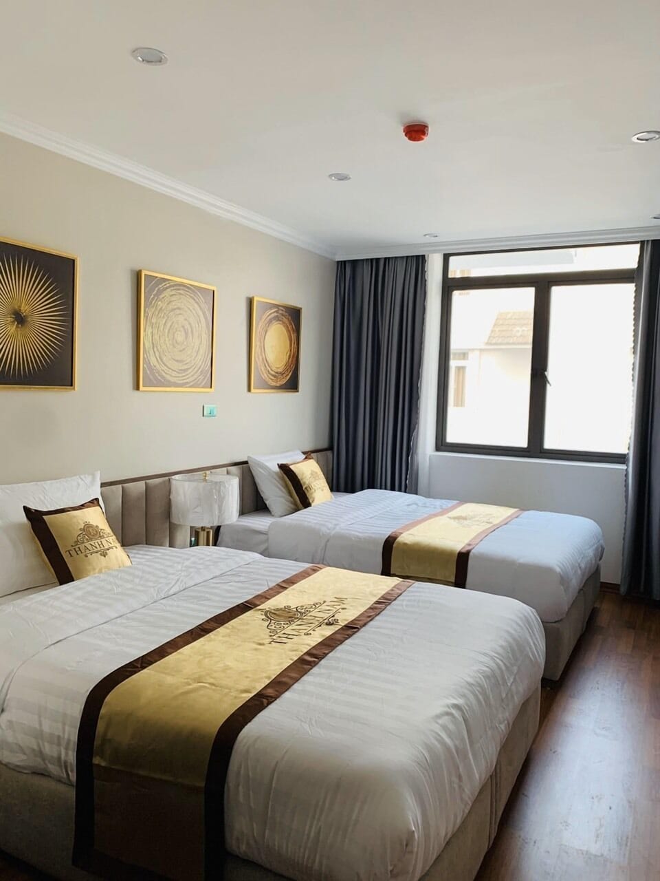 Twin Room | Minibar, in-room safe, desk, free WiFi