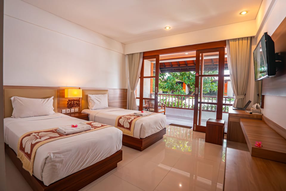 Deluxe Room | In-room safe, desk, free WiFi, bed sheets