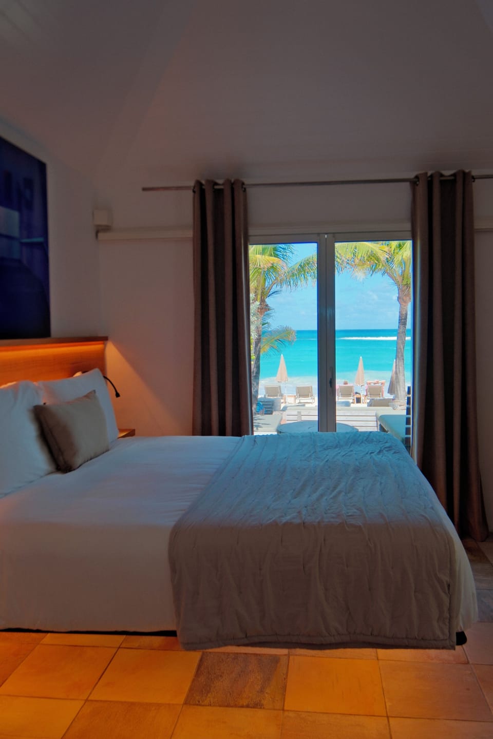 Room, Beachfront | Hypo-allergenic bedding, minibar, in-room safe, desk