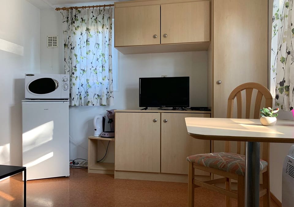 Suite (Terra Mare) | Television