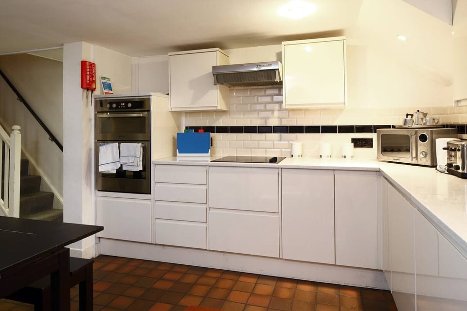 Large Modern Kitchen