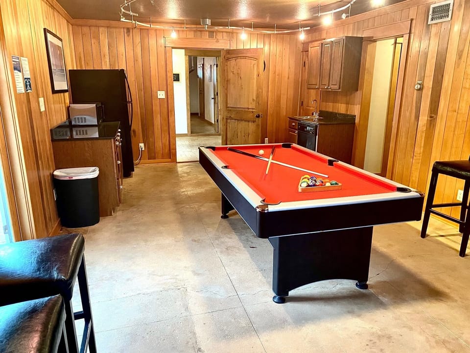 Billiard Room with Kitchenette-Carriage House and Main House attached thru foyer