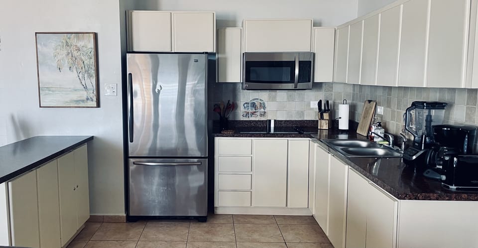 Full kitchen