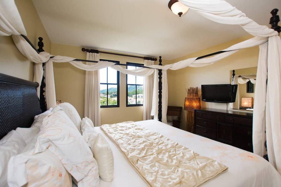 Picturesque Condo with Spectacular Ocean Views & Beach Club Access Apartment in Coco