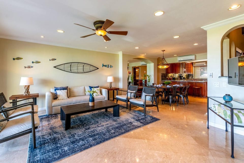 Condo, 4 Bedrooms | Living room | TV