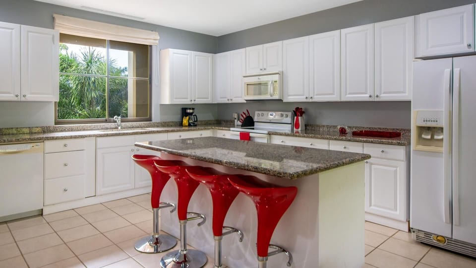 Condo, 1 Bedroom | Private kitchen | Full-size fridge, microwave, stovetop, dishwasher
