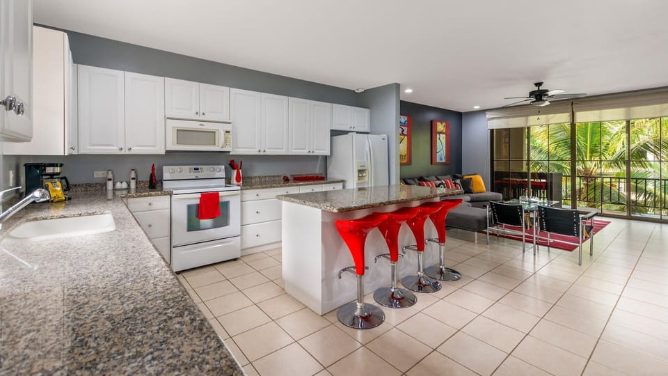 Condo, 1 Bedroom | Private kitchen | Full-size fridge, microwave, stovetop, dishwasher