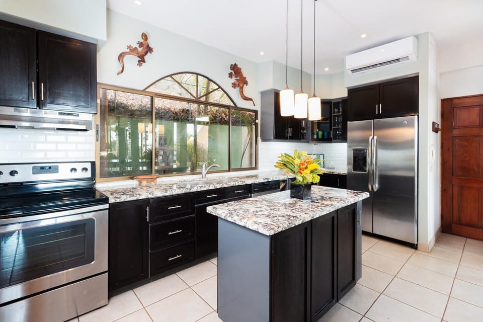 Villa, 4 Bedrooms, Ocean View | Private kitchen | Full-size fridge, microwave, stovetop, dishwasher