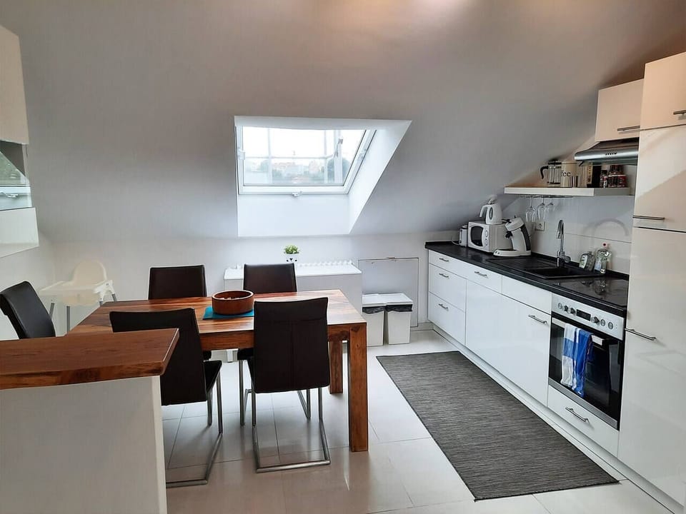 Das Esszimmer und die Küche