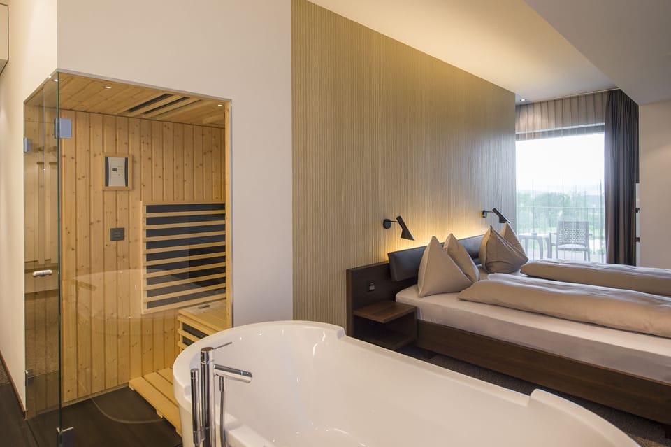 Egyptian cotton sheets, premium bedding, pillowtop beds, minibar
