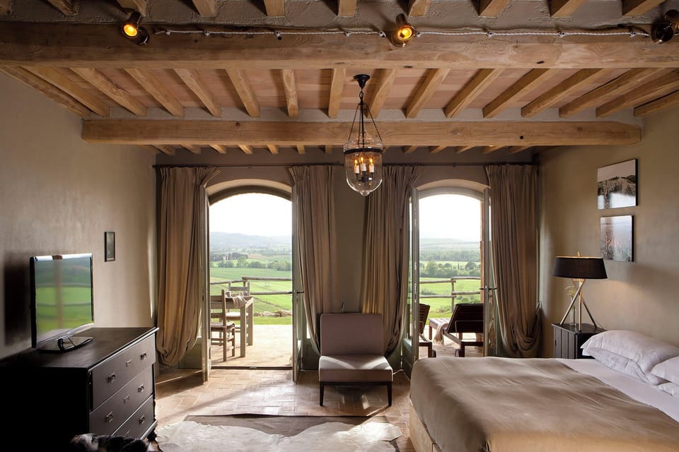 Suite (Vineyard) | Pillowtop beds, minibar, in-room safe, desk