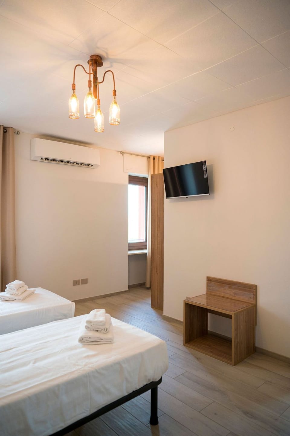 Comfort Room (Piemonte Moscato) | Desk, laptop workspace, free WiFi, bed sheets