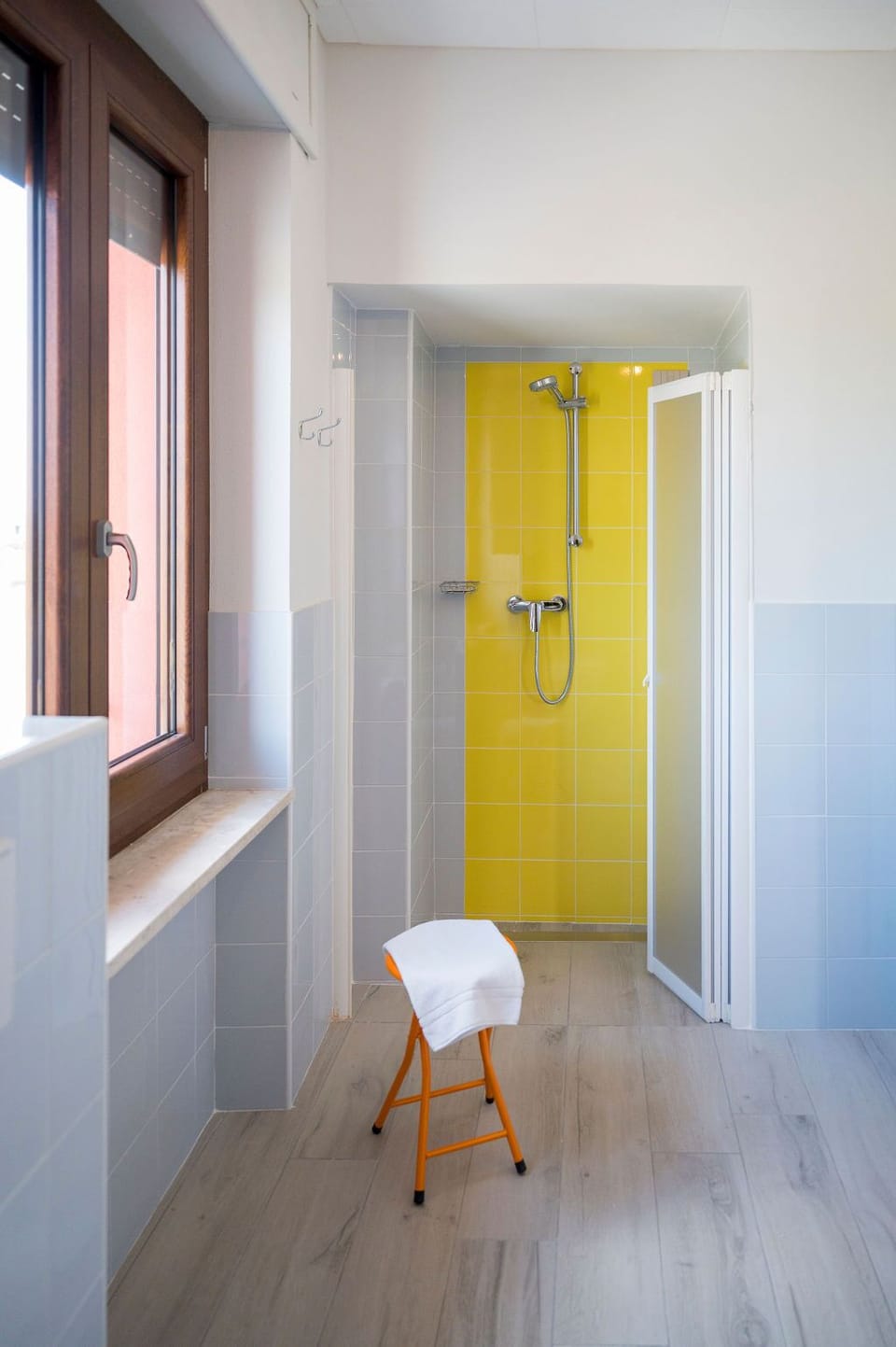 Comfort Room (Piemonte Moscato) | Bathroom | Shower, rainfall showerhead, hair dryer, bidet