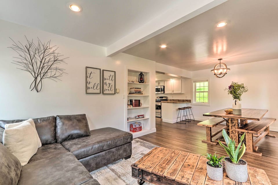 Living Room | Portable & Window A/C Units