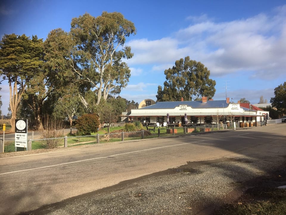 Magpie and Stump Hotel in Mintaro