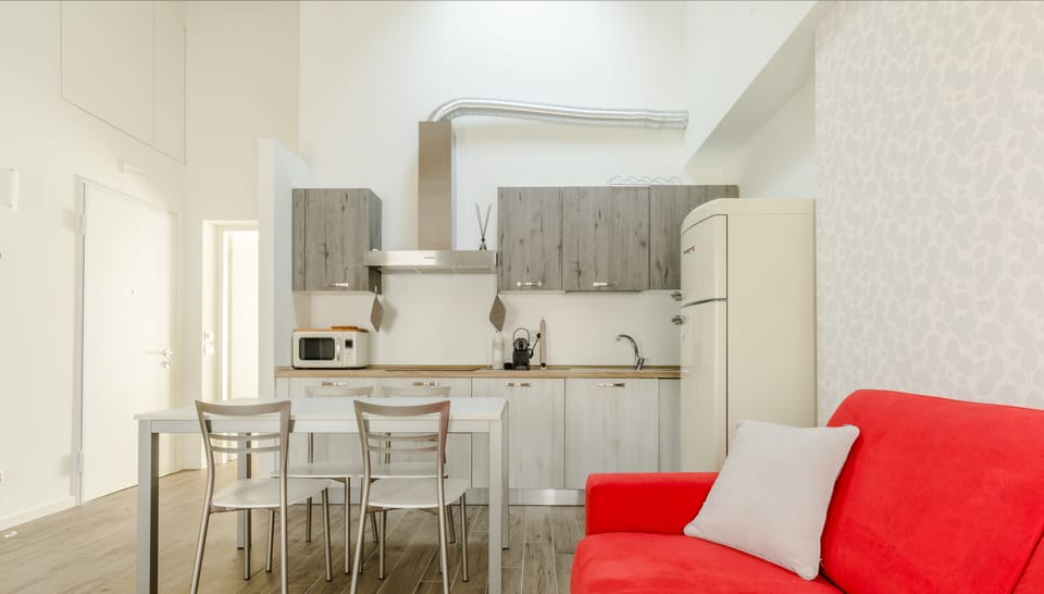Apartment, Balcony | Living area | 40-inch Smart TV with digital channels, TV
