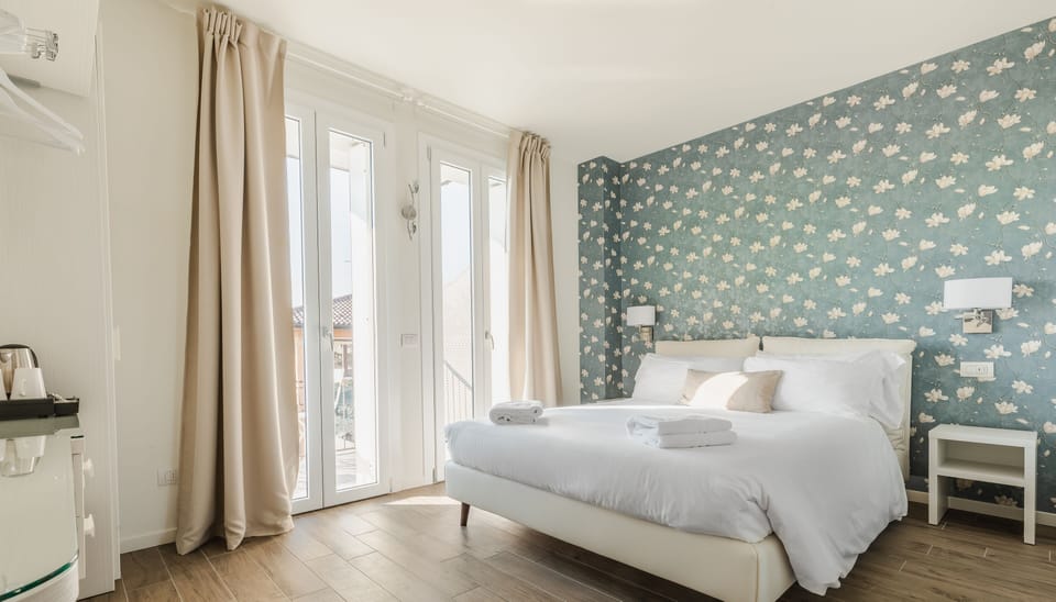 Deluxe Double Room, Balcony | Premium bedding, down comforters, pillowtop beds, minibar