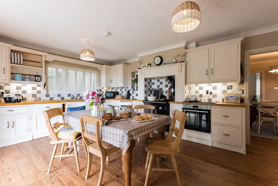 Sand Dollar - Kitchen eating table