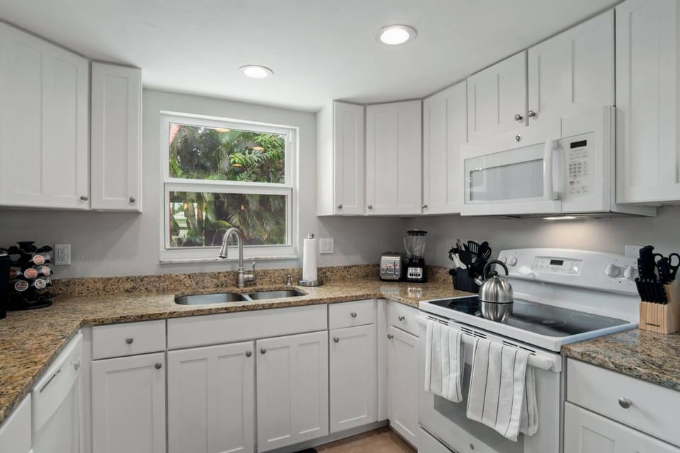 Everything is at your fingertips in the fully-equipped kitchen.