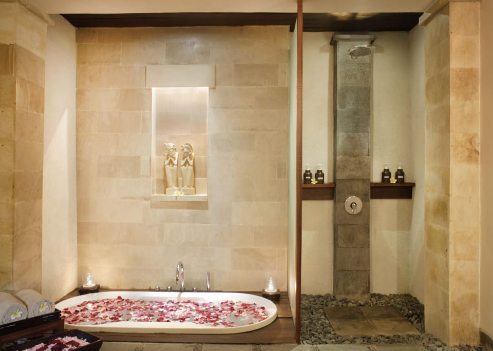 Couples treatment rooms, hot stone massages, body wraps, body scrubs