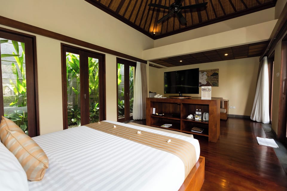 1 bedroom, pillowtop beds, minibar, in-room safe