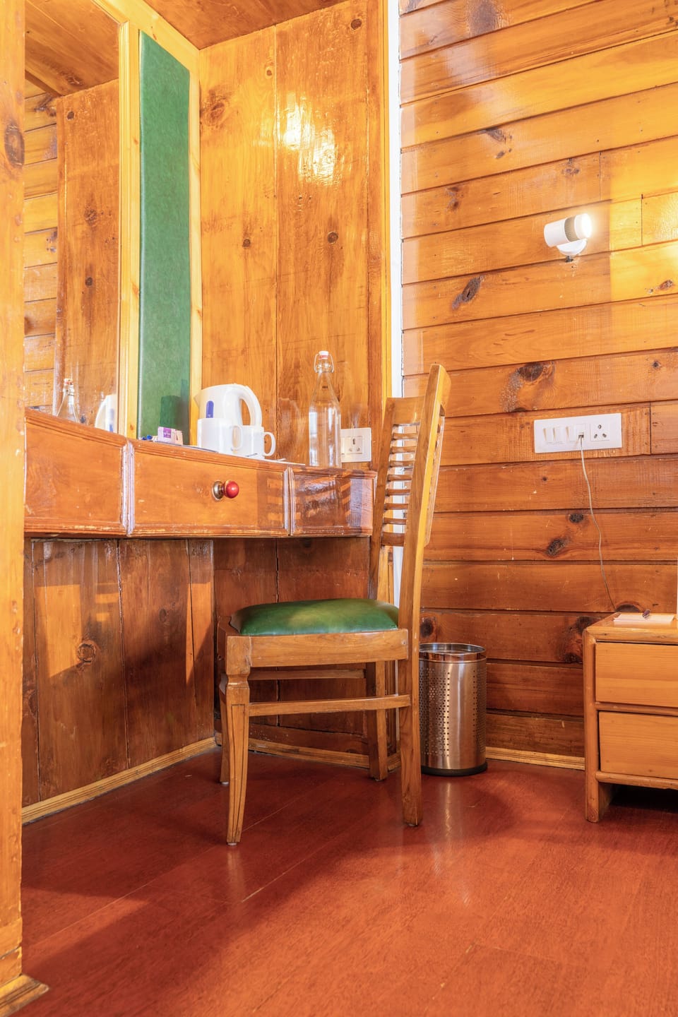 Standard Room | Laptop workspace, blackout drapes, iron/ironing board, free WiFi