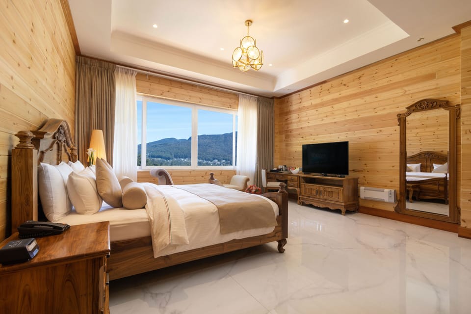 Family suite Room | Hypo-allergenic bedding, in-room safe, individually decorated