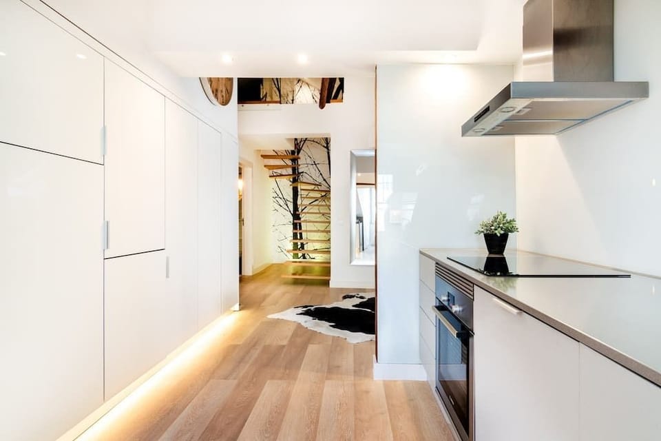 "Maria‘s Apartment is quite nice and in a perfect spot to explore Lisbon. Our stay was a great experience and we‘ve felt like at home." Tatjana - Munich, Germany