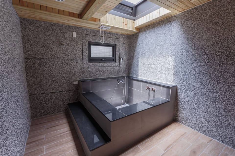 Family Triple Room, Non Smoking, Courtyard View | Bathroom | Shower, rainfall showerhead, hair dryer, bathrobes