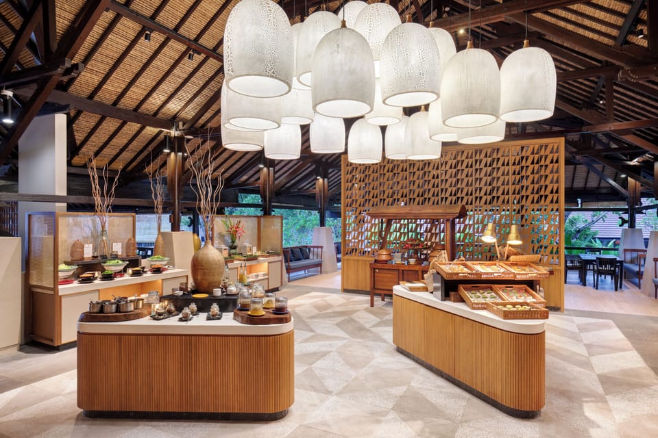 Daily buffet breakfast for a fee