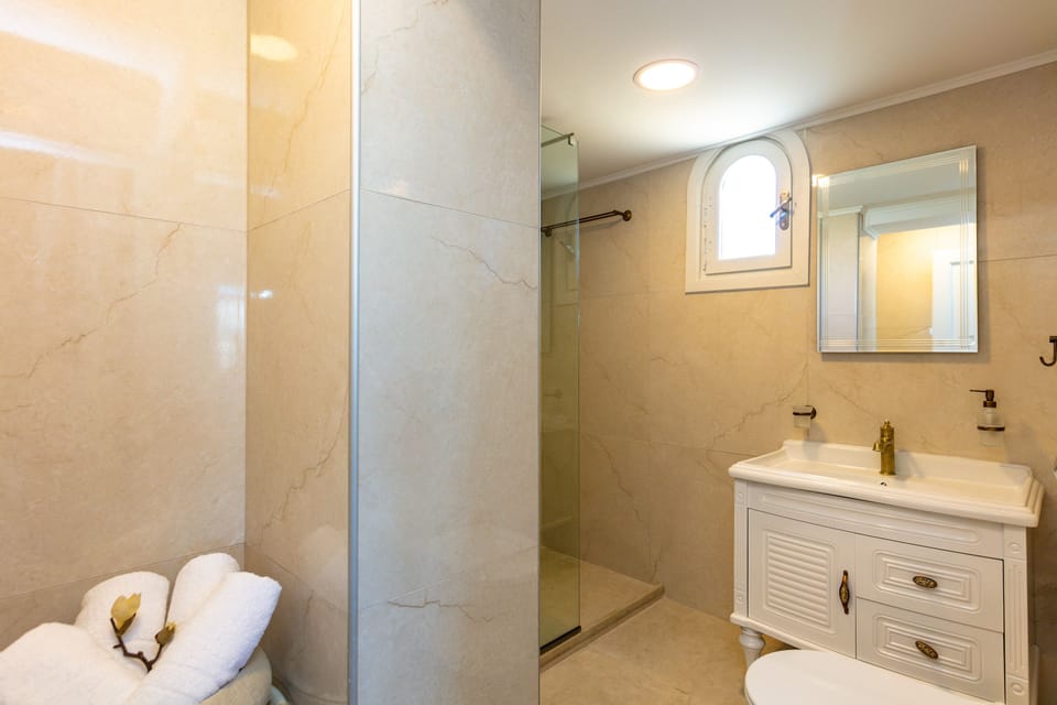 Pinelopi Beach Suites Bed and Breakfast in Crete Region