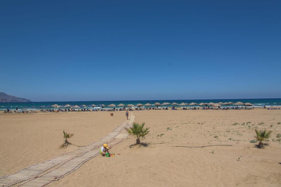 Pinelopi Beach Suites Bed and Breakfast in Crete Region