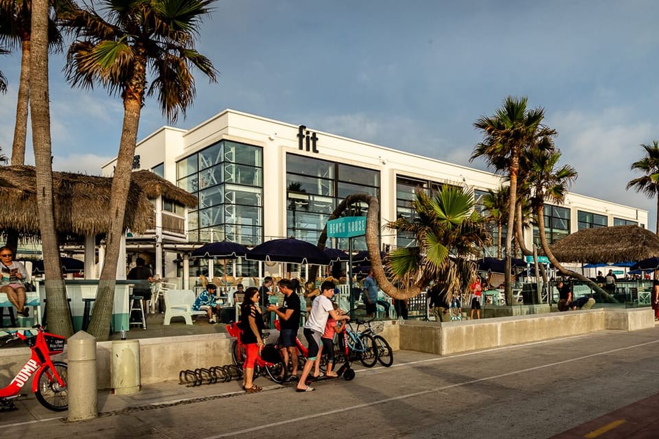 Luxury beachfront Fit Athletic next door with gym, classes, pool, outdoor gym