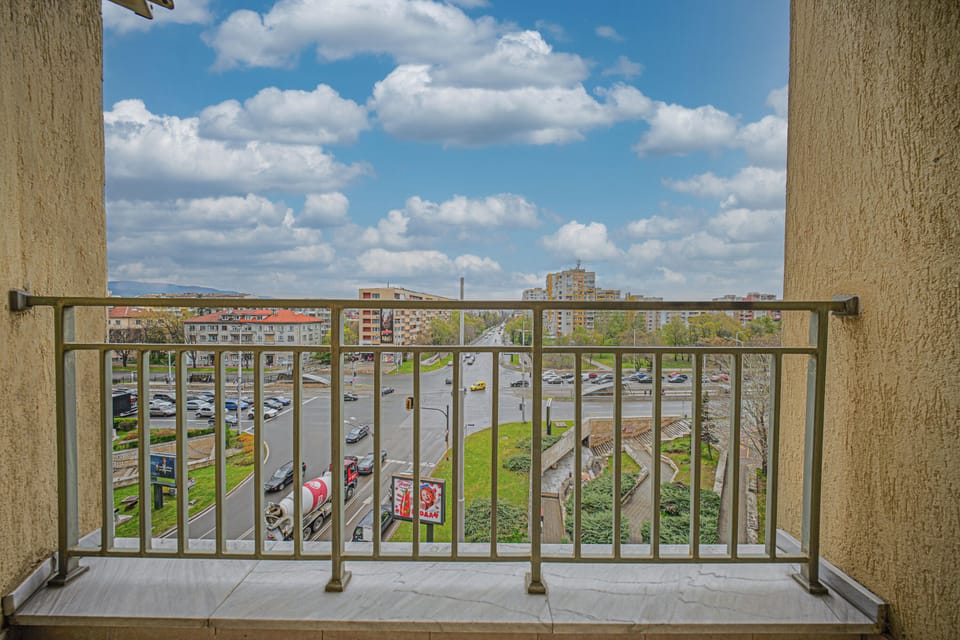 Dinning area's balcony