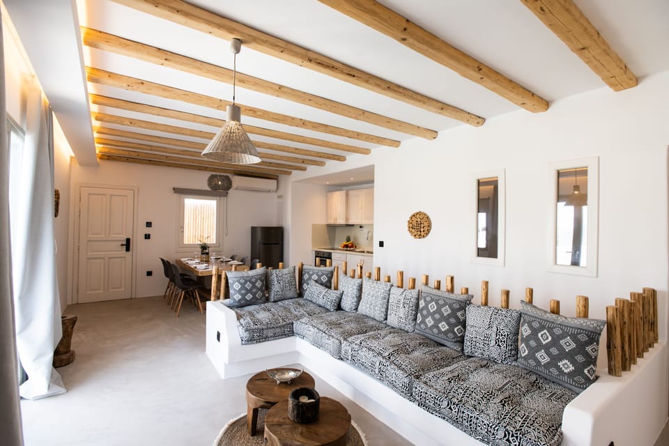 Deluxe Villa, 3 Bedrooms, Private Pool, Mountain View | Living area | 49-inch Smart TV with digital channels, Netflix, Hulu