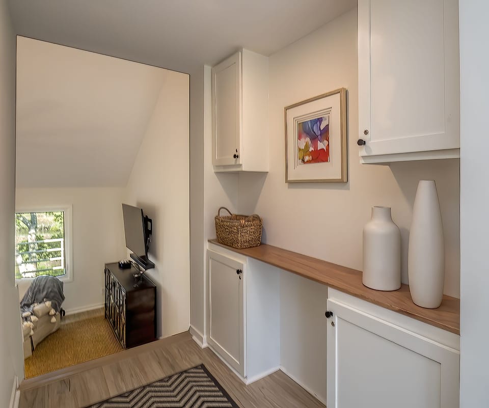 Kitchen bar can be set up easily