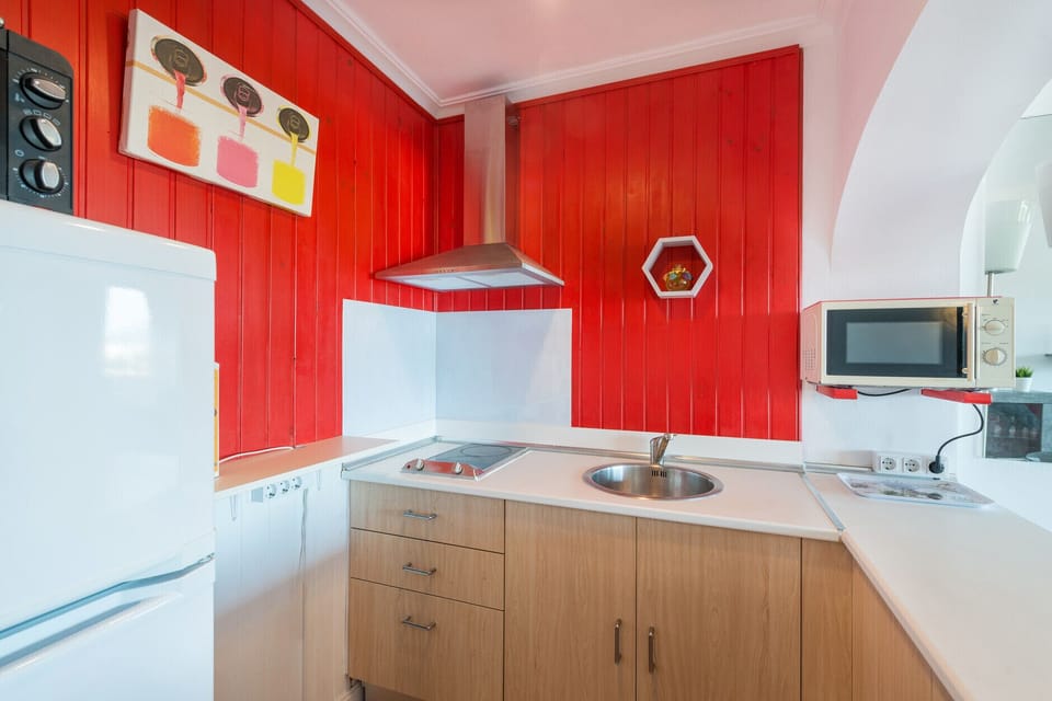 LYNA apartment with pool, for two people and modern kitchen