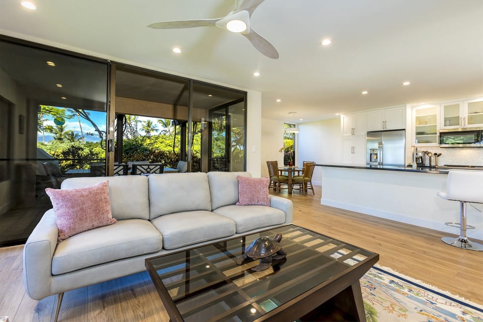 Spacious living room