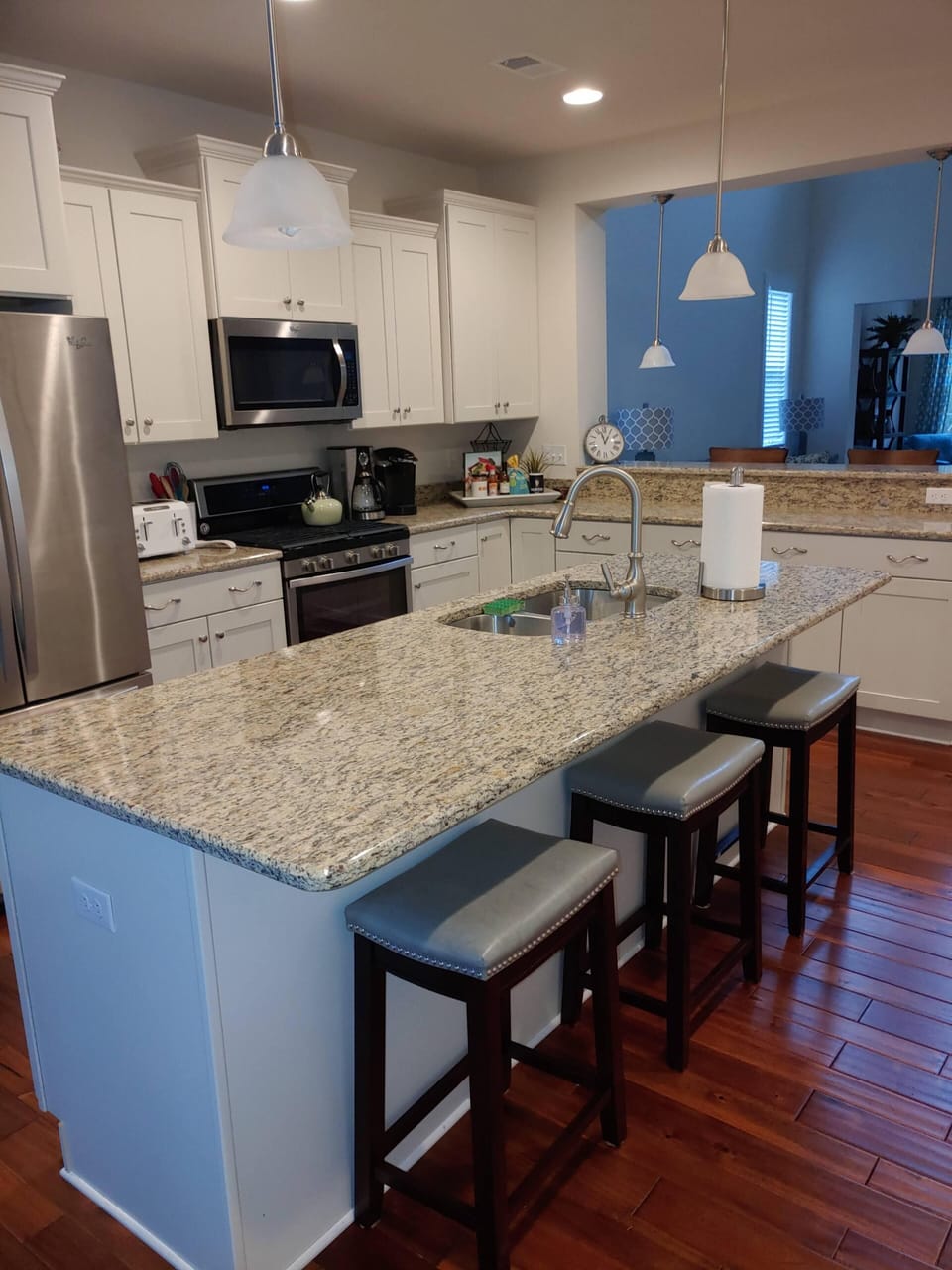 Island with 3 Bar Stools