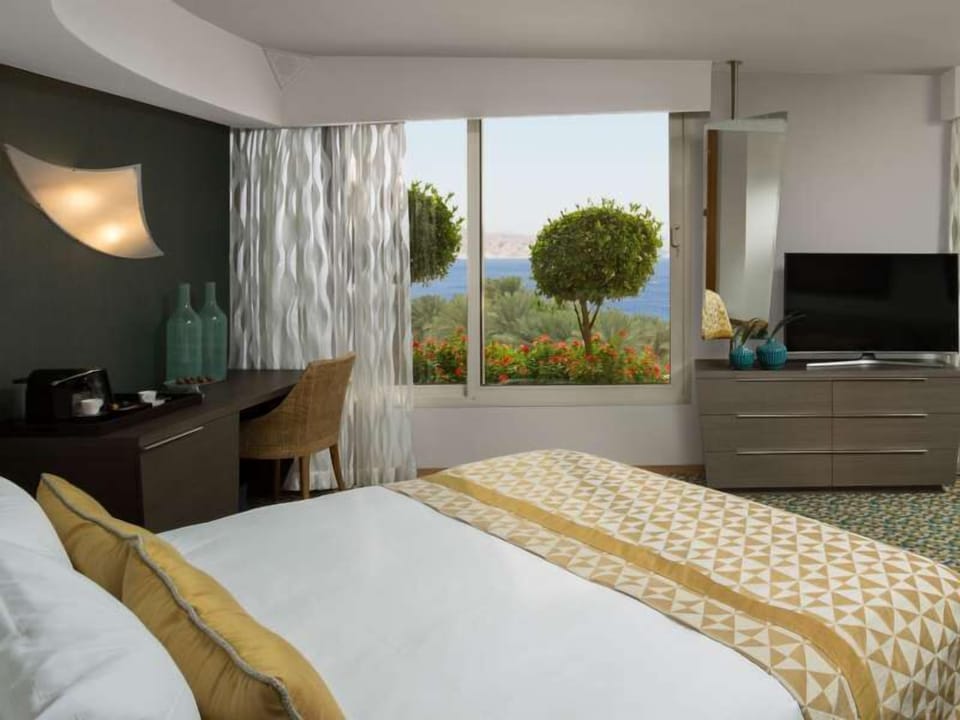 Deluxe Room | Premium bedding, in-room safe, soundproofing, free WiFi