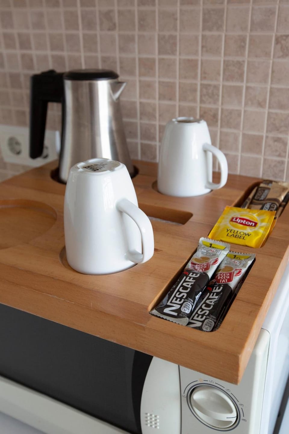 Coffee/tea maker, electric kettle