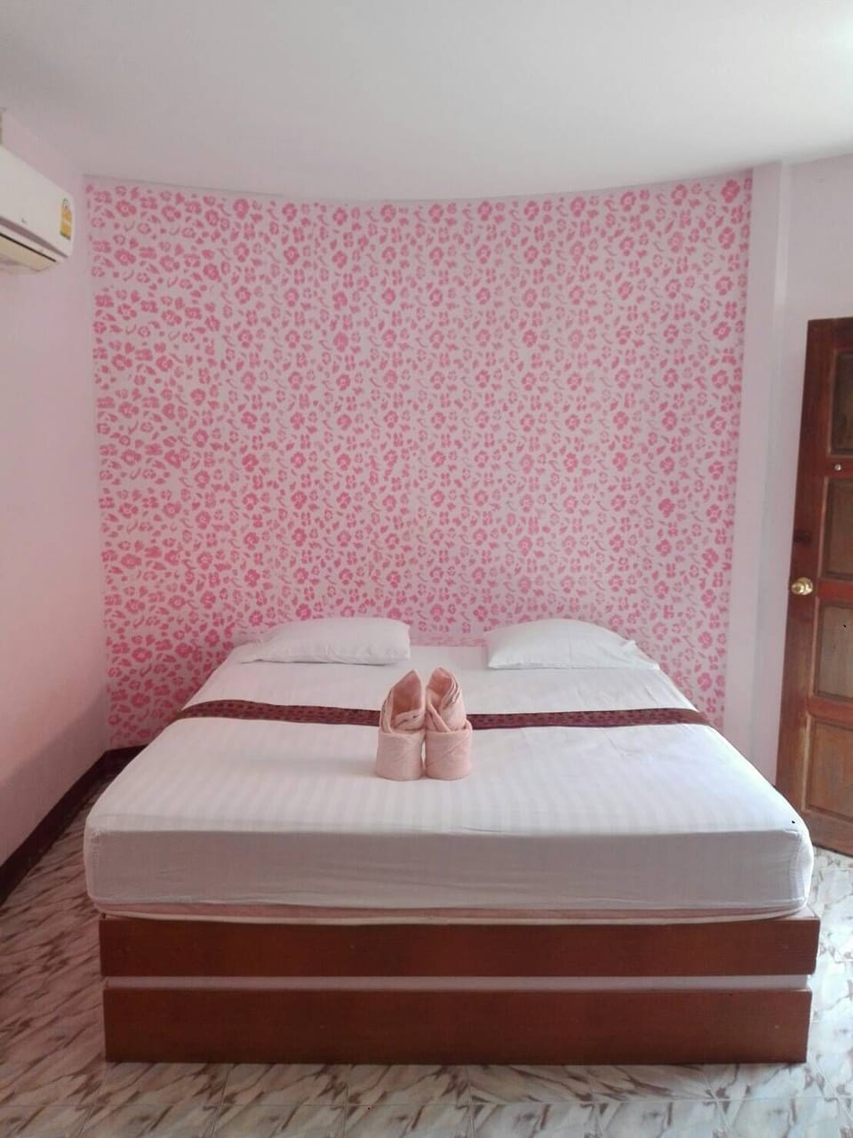 Executive Tree House | Individually decorated, individually furnished, desk, blackout drapes