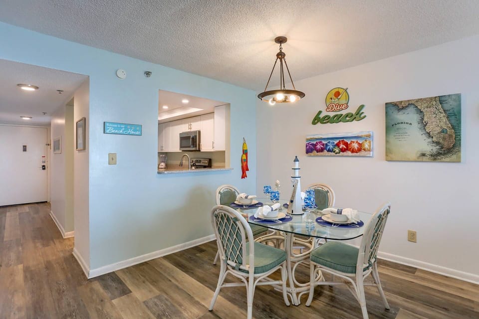 Kitchen Passthrough Window to Dining Area