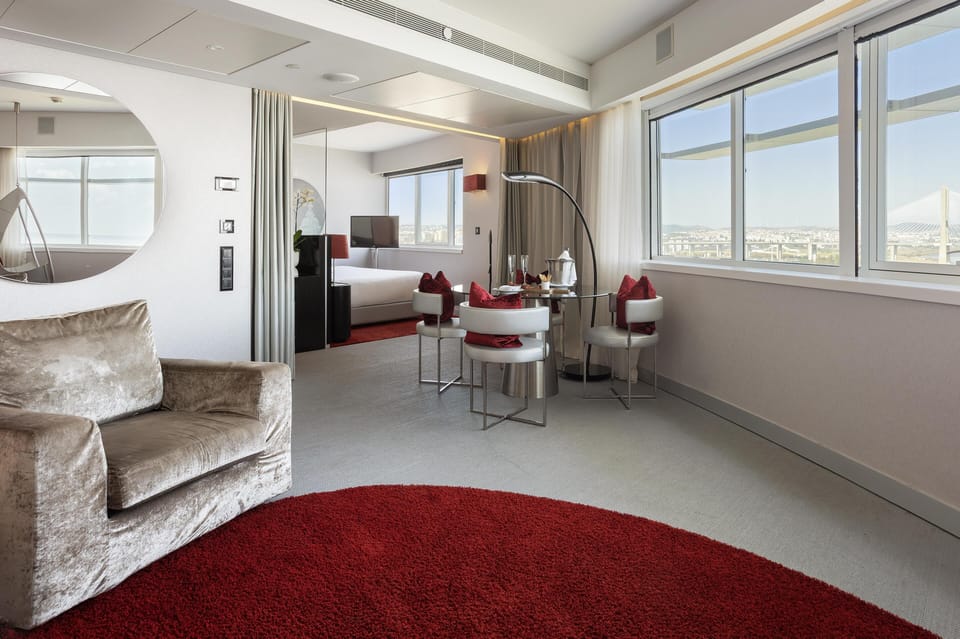 Suite | Premium bedding, minibar, in-room safe, desk