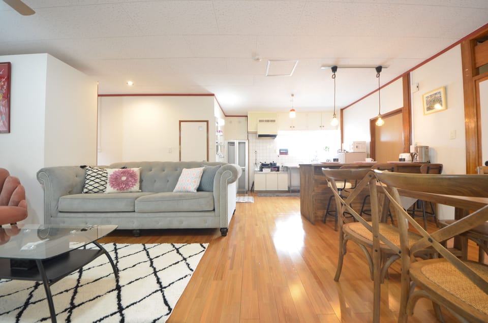 Private Vacation Home | Living area | 42-inch flat-screen TV with digital channels, TV