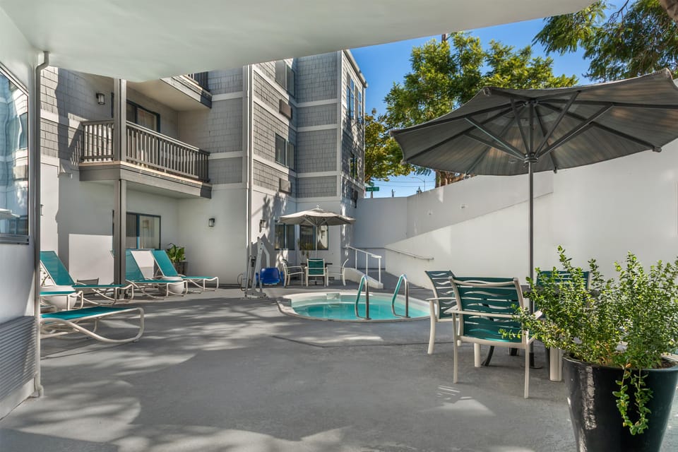 Best Western Plus All Suites Inn Hotel in Santa Cruz