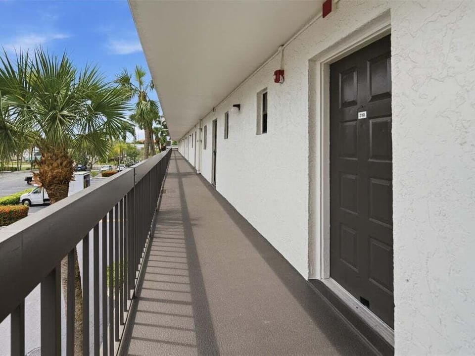 front entry walk way