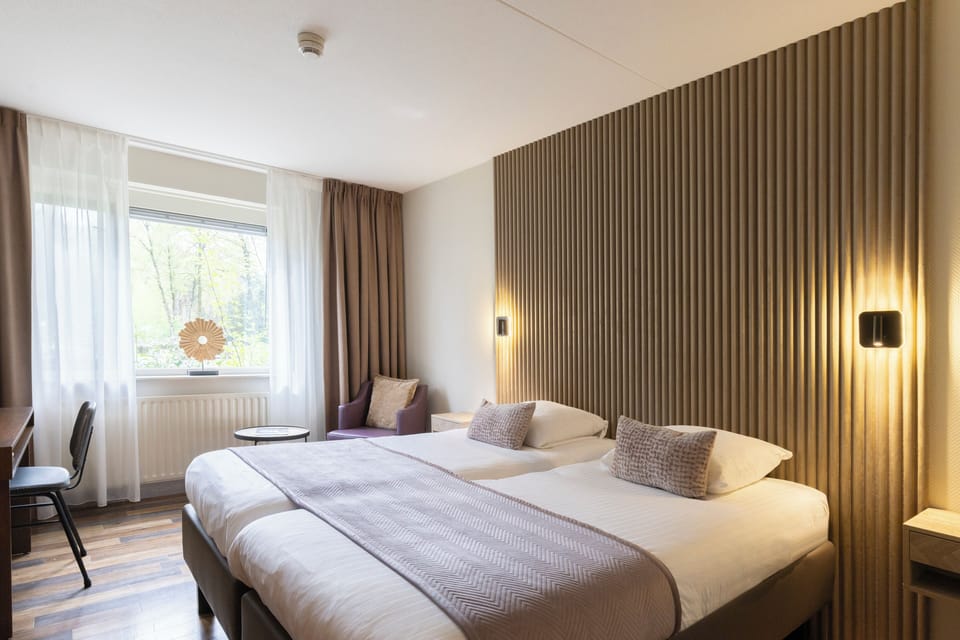 Comfort Twin Room | In-room safe, desk, cribs/infant beds, free WiFi