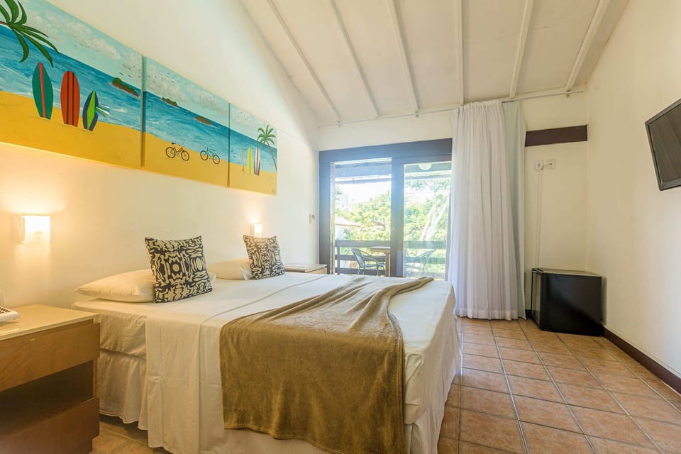 Standard Room | Minibar, in-room safe, free cribs/infant beds, free WiFi