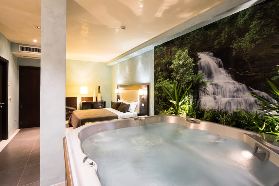 Imperial Suite | Private spa tub